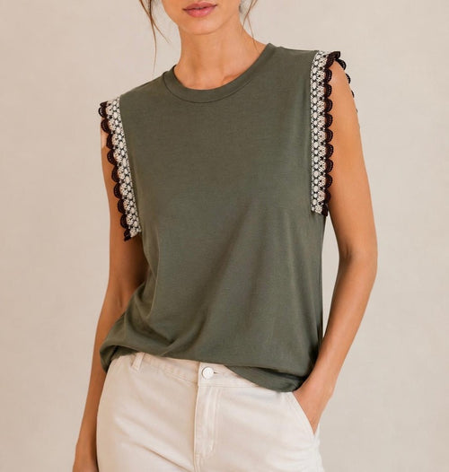 MAGLIA CON PIZZO
