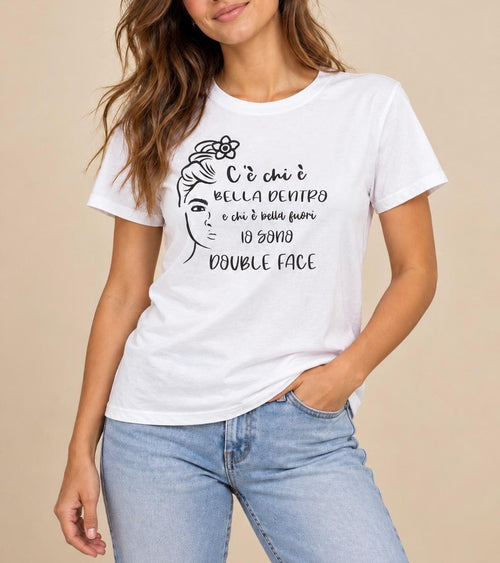 T-SHIRT CON SCRITTA