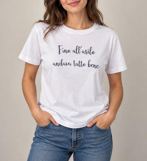 T-SHIRT CON SCRITTA